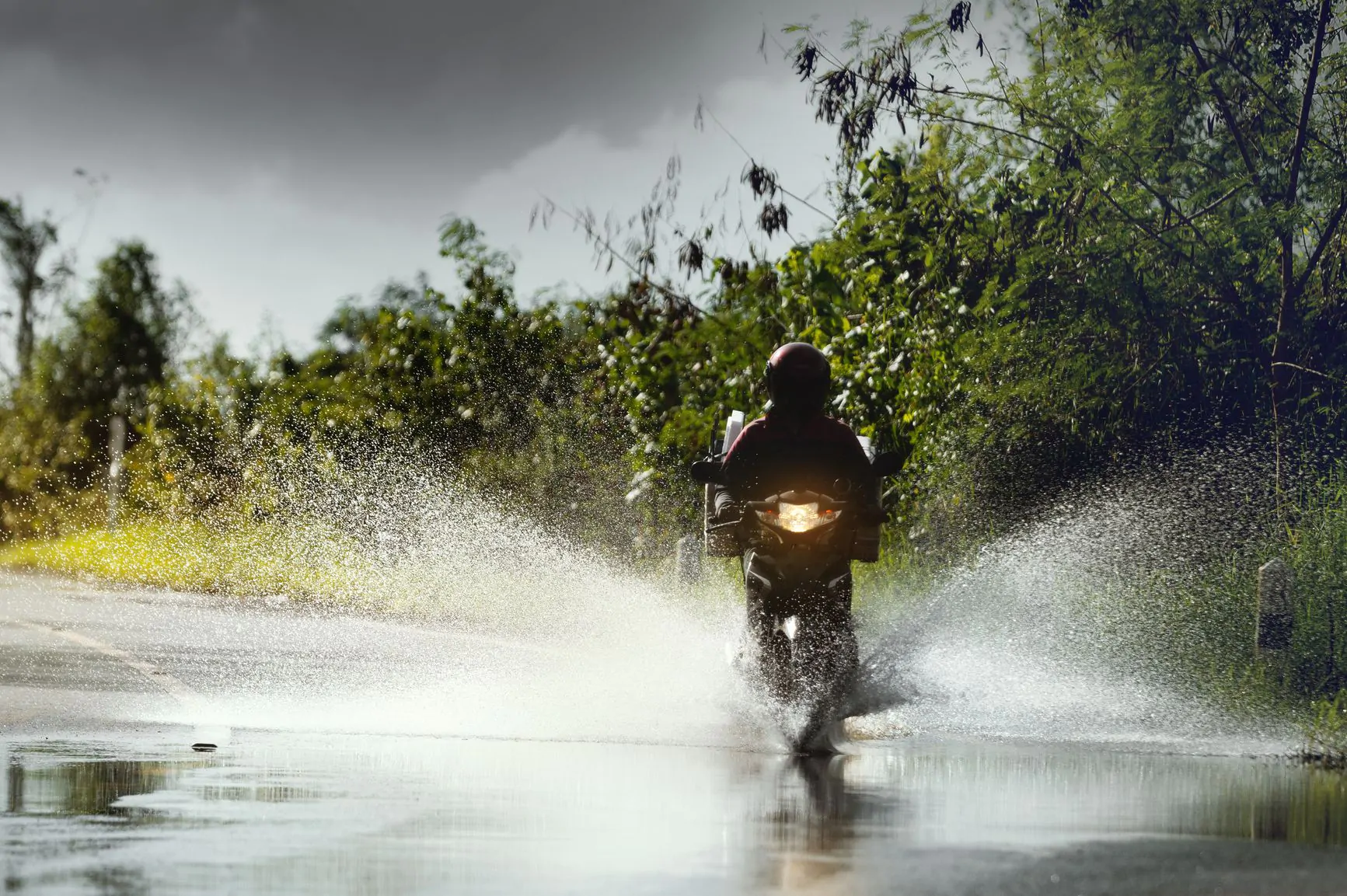 motoboy na chuva